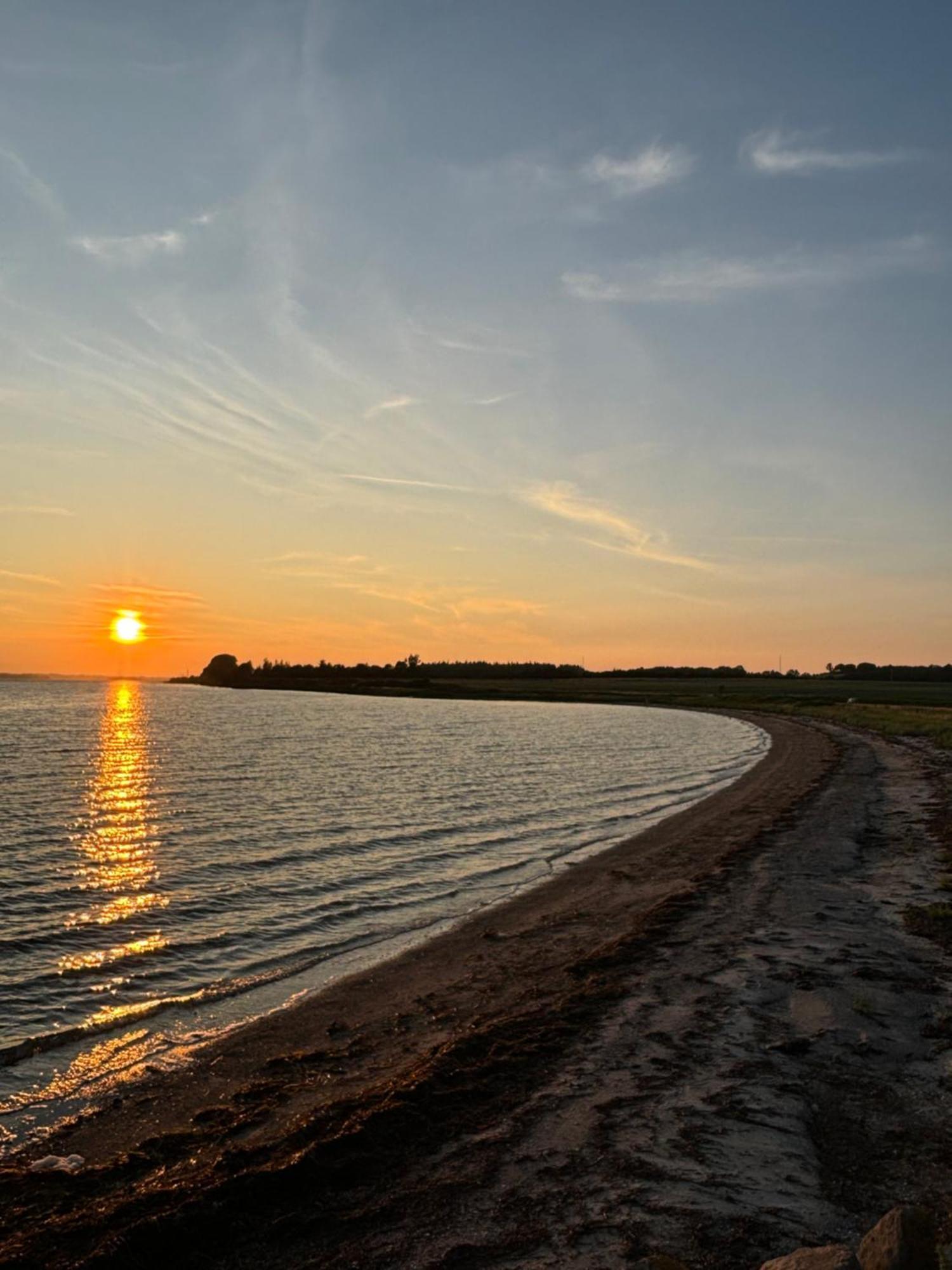 Nedlagt Gard I Naturen Med Ro Og Fred Og Samtidig Taet Pa Strand Og Fiskeri Og Indkobsmuligheder ノーポ エクステリア 写真